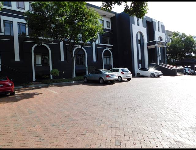 60M² OFFICE TO LET IN HYDE PARK
